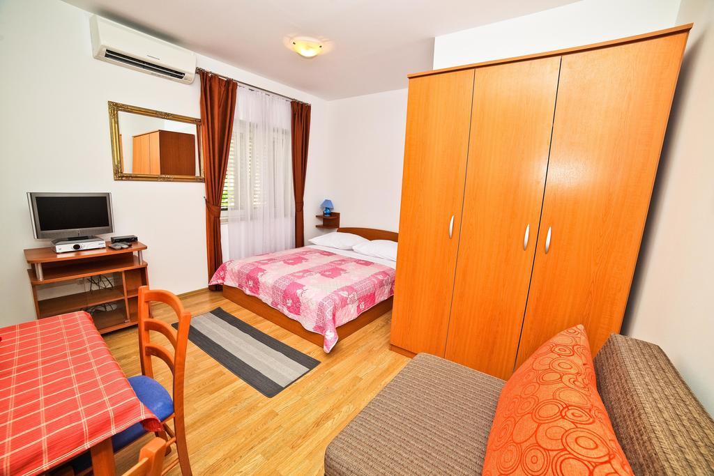Apartments Bozikovic Podstrana Oda fotoğraf